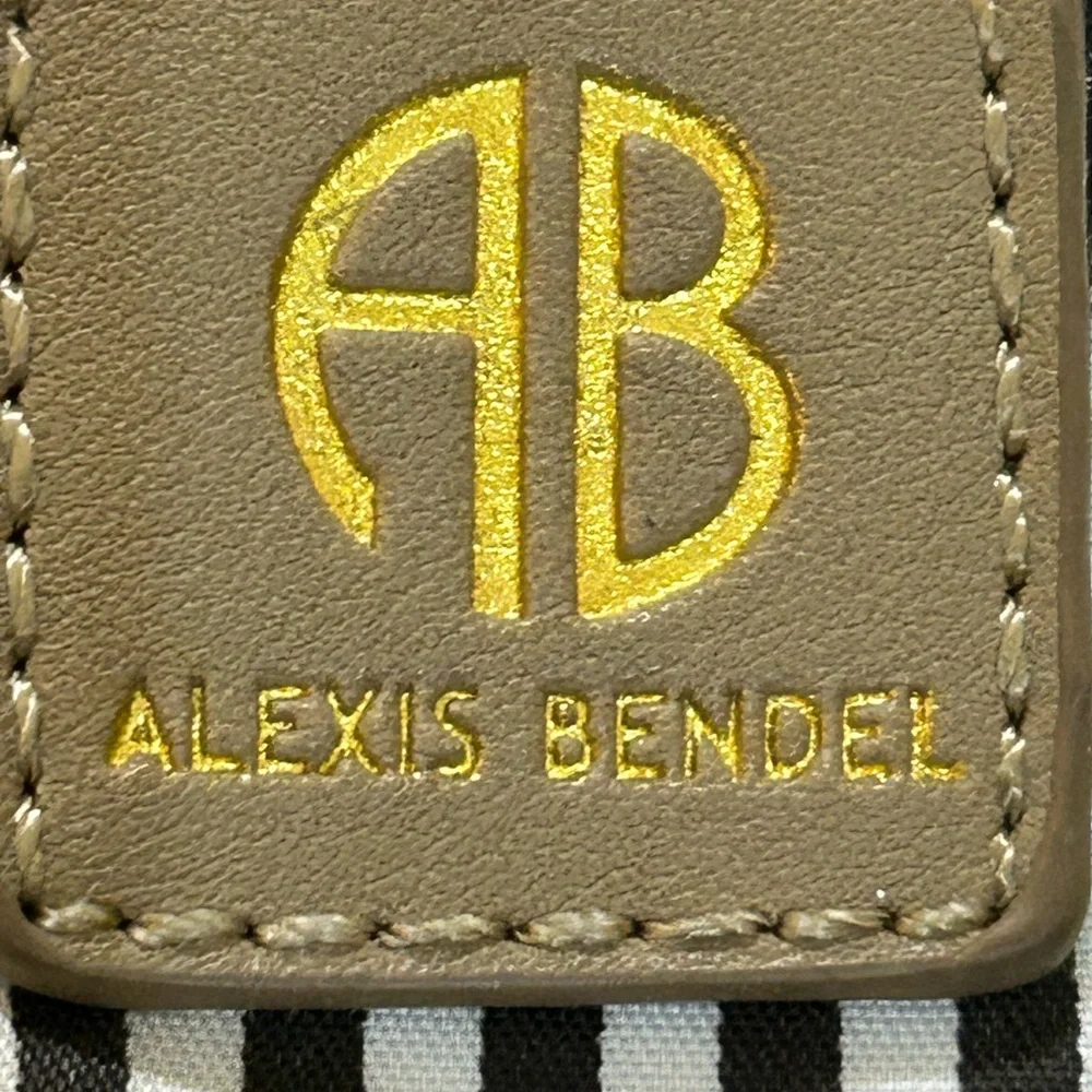 Alexis Bendel Chic Snakeskin Pattern Backpack - Picture 14 of 15